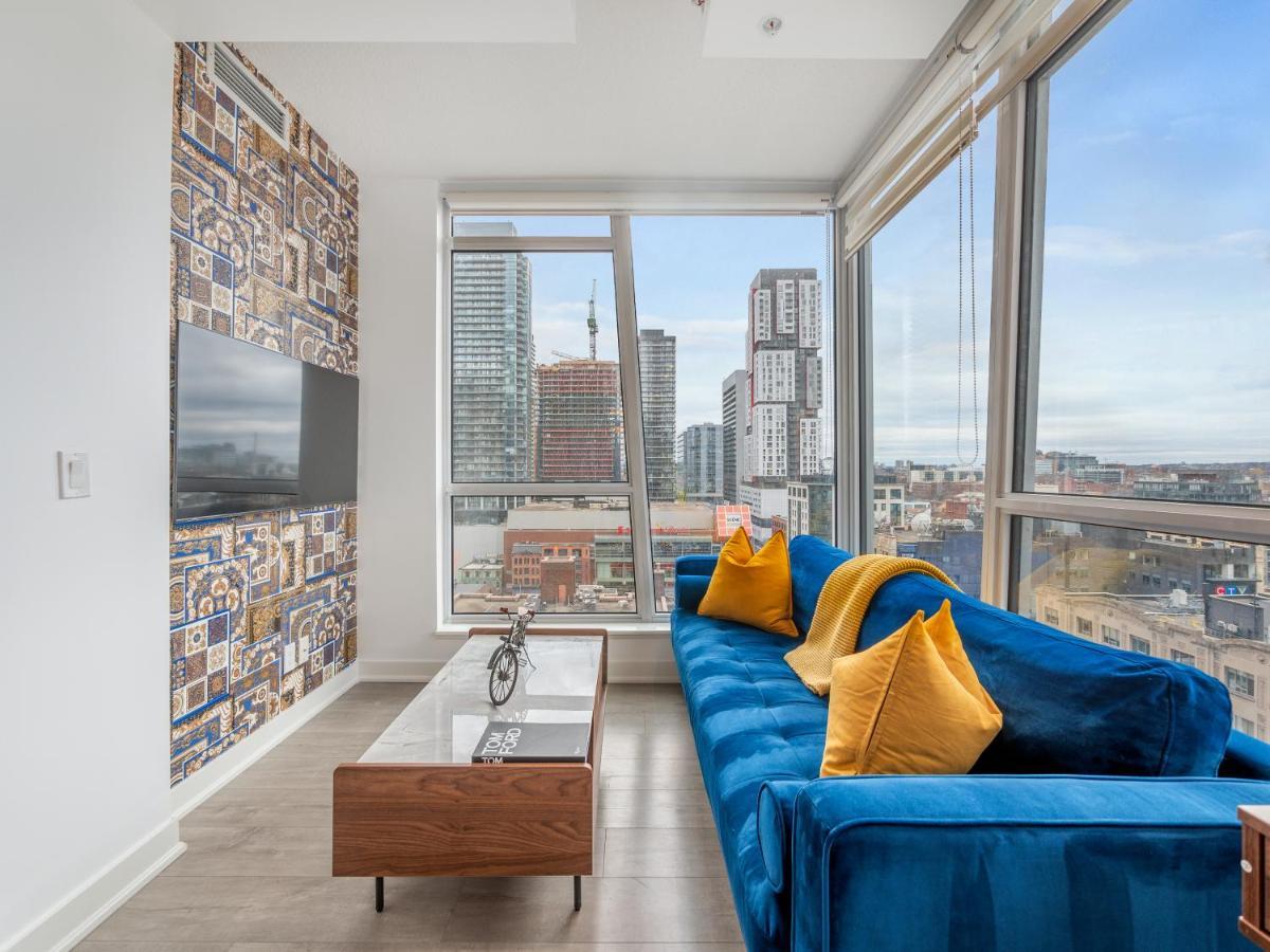 High-end 2 Bedroom - Entertainment District, Downtown - Skyline View & Balcony Apartment *